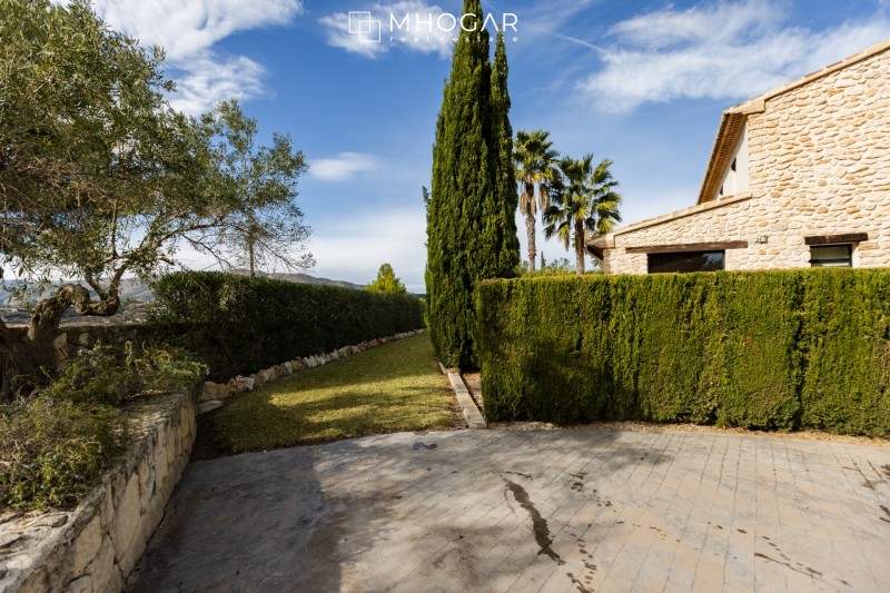 Rústica Elegancia - Casa de Campo a la venta en Benissa!